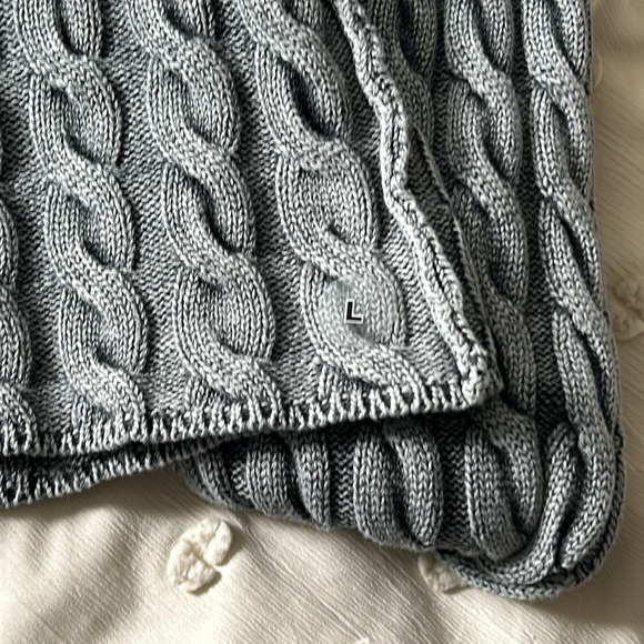 Never been worn full tilt sweater - Picture 4 of 4